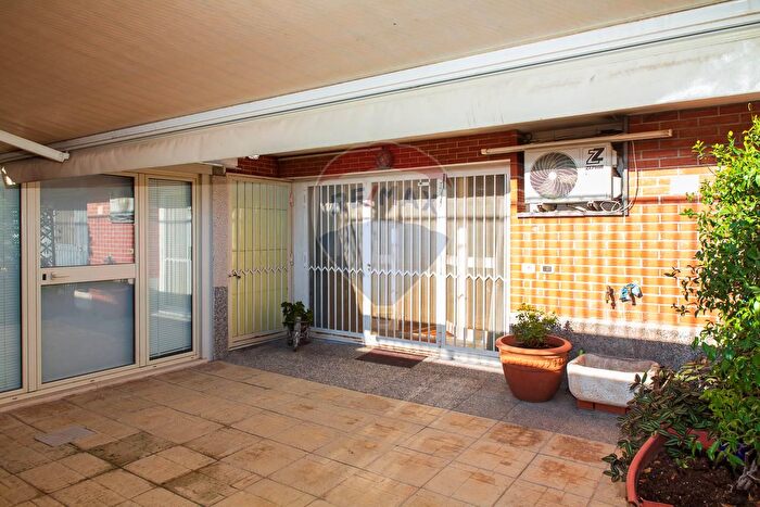 Appartamento trilocale in vendita in Via Paolo Vasta, Aci Castello