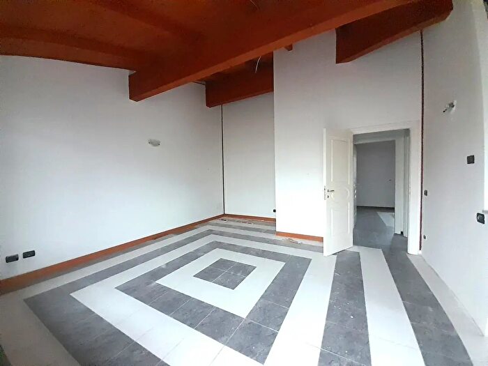 Appartamento trilocale in vendita in Via Ferrante Gonzaga, Volta Mantovana