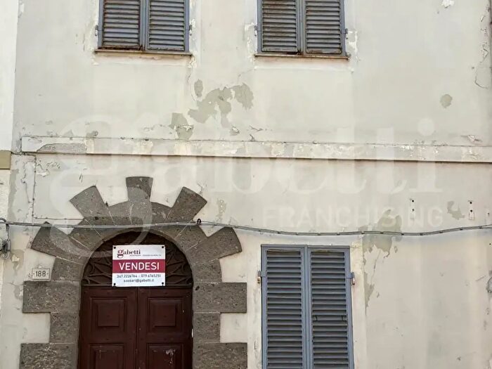 Casa con 7 locali in vendita in Corso Vittorio Emanuele, Ittiri