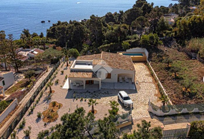 Casa quadrilocale in vendita in Contrada Cala Mazza di Sciacca, Castellammare Del Golfo