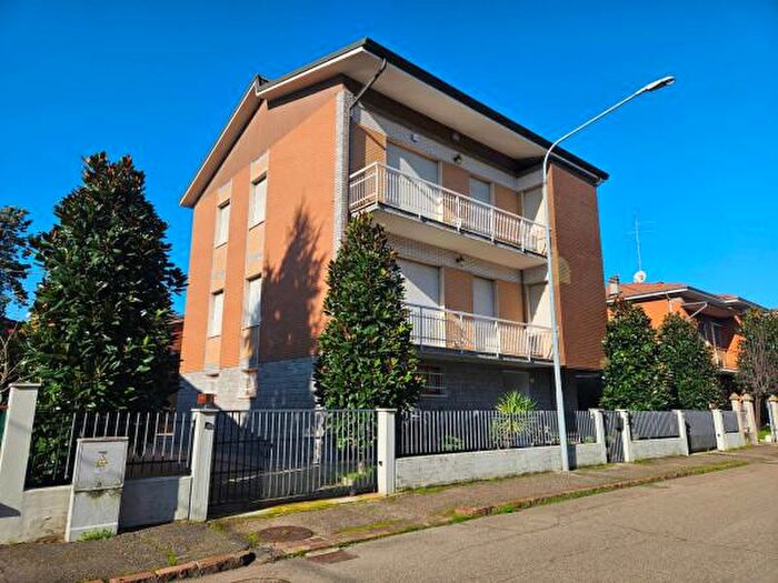 Casa con 6 locali in vendita in Modena