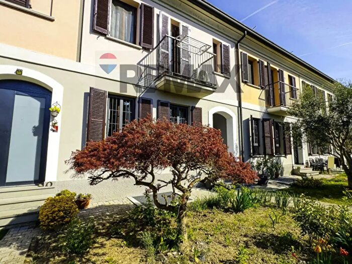 Casa quadrilocale in vendita in Via Fratelli di Dio, Mediglia