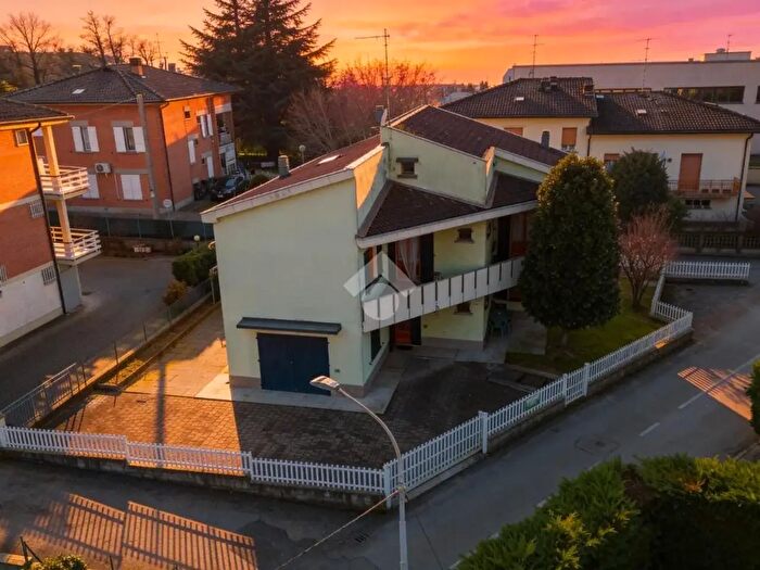 Casa con 5 locali in vendita in Via Partigiani d Italia, Cavriago