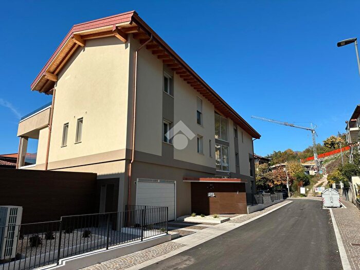 Appartamento trilocale in vendita in Brescia