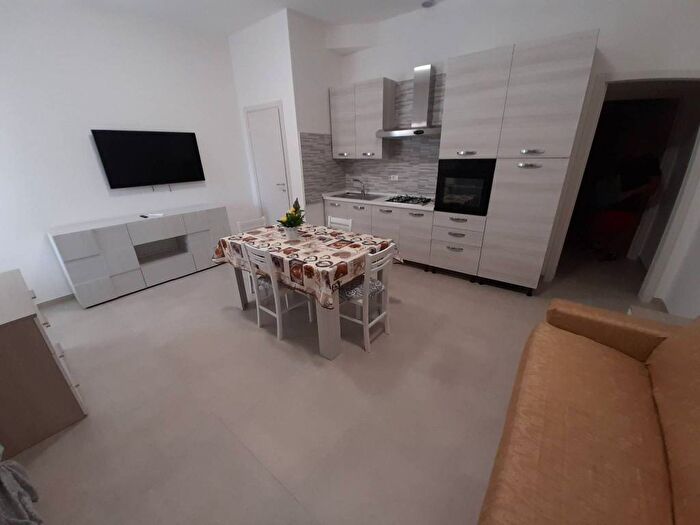 Appartamento bilocale in affitto in Viale Versilia, Pietrasanta
