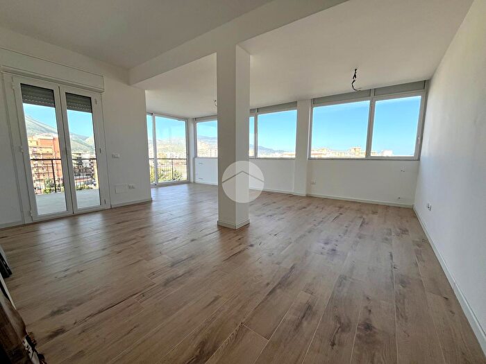 Appartamento trilocale in vendita in Via Portello, Palermo