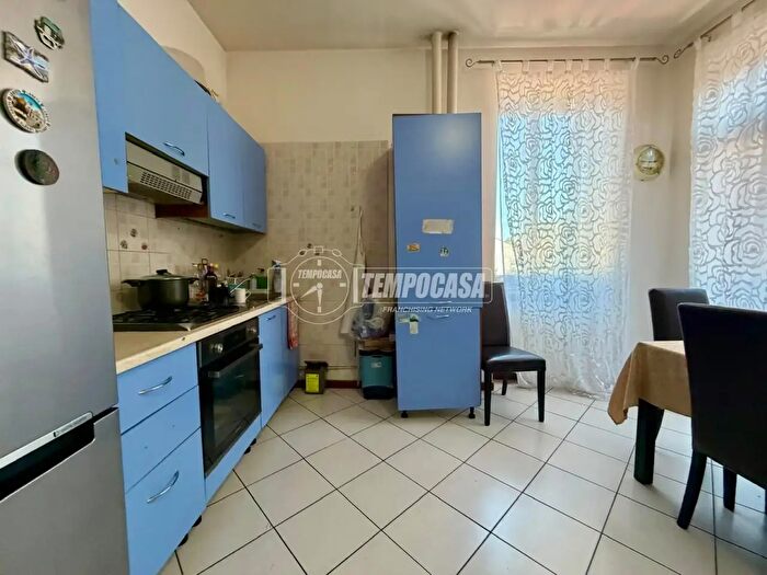 Appartamento trilocale in vendita in Via San Sebastiano, Parabiago