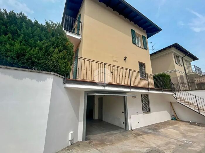 Case in Vendita e in Affitto - 2