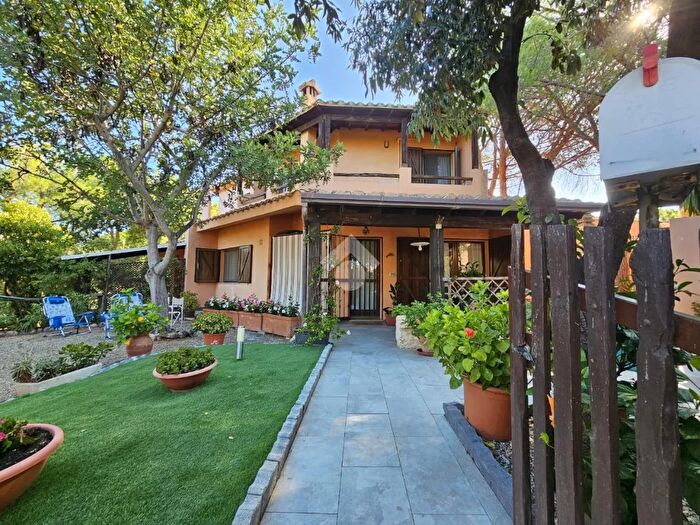 Casa bilocale in vendita in Via delle Sughere, Quartu SantElena