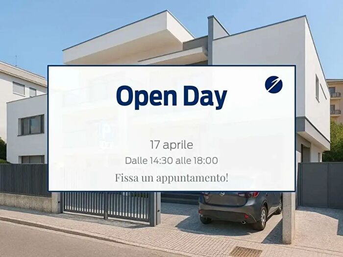 Appartamento con 11 locali in vendita in Via Flaminia, Falconara Marittima