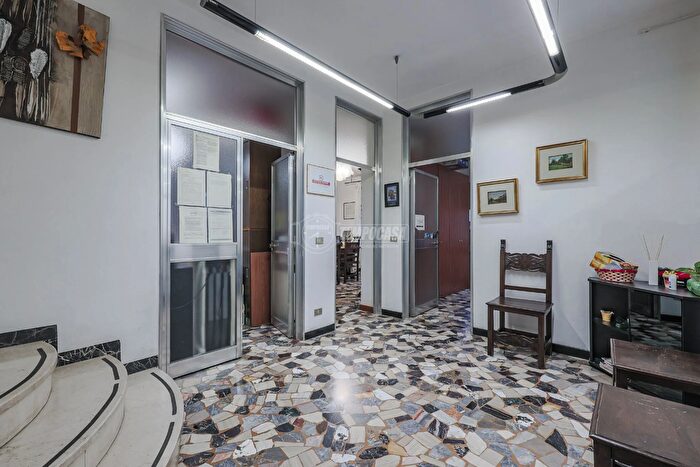 Appartamento con 6 locali in vendita in Casalecchio Di Reno