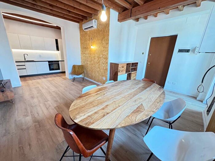 Appartamento trilocale in affitto in Via del Progresso, Maggiolina, Milano