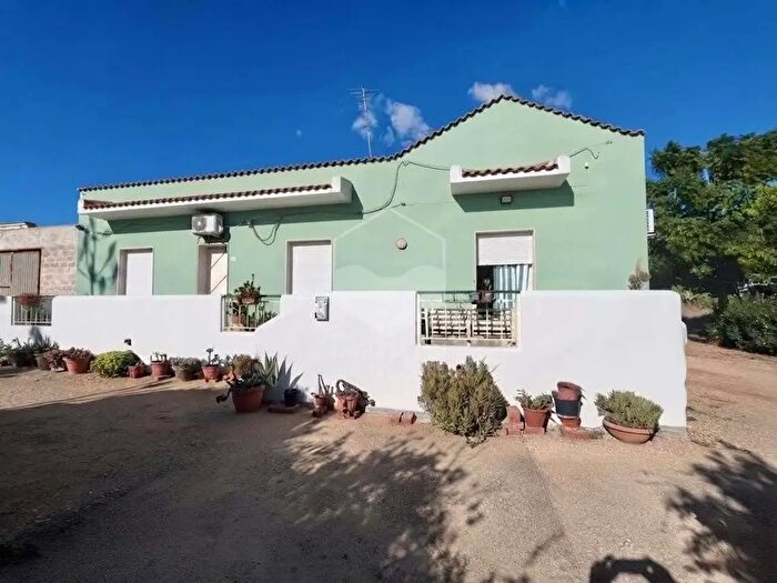 Casa quadrilocale in vendita in Contrada Casazze, Marsala