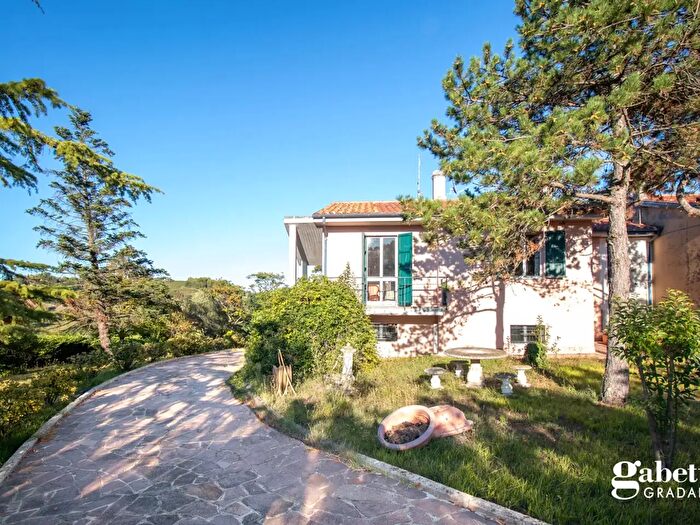 Casa quadrilocale in vendita in Strada del Boncio, Pesaro