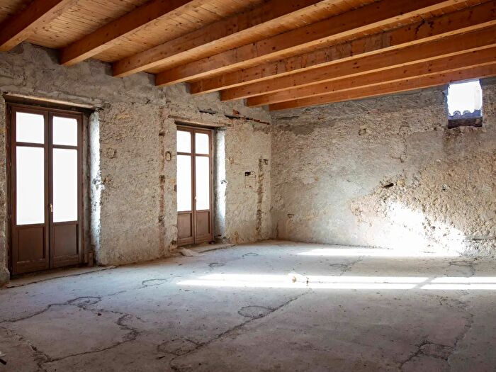 Appartamento con 7 locali in vendita in Piazza Ignazio La Russa, Catanzaro