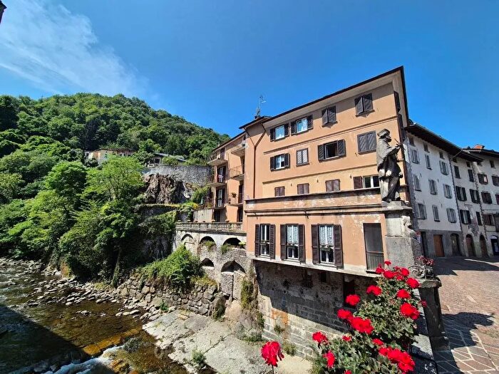 Appartamento quadrilocale in vendita in Vicolo Nani, Morbegno