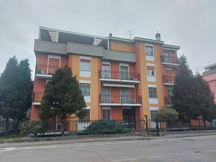 Appartamento trilocale in affitto in Via Gabriele DAnnunzio, Centro, Cernusco sul Naviglio