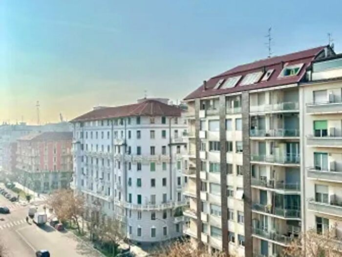 Appartamento quadrilocale in vendita in Via Washington, Milano