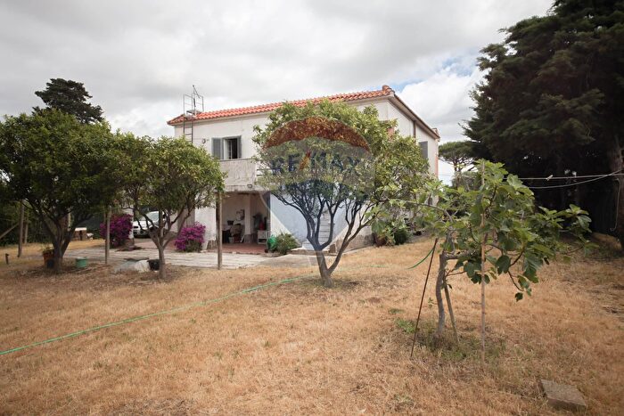 Casa con 6 locali in vendita in Nettuno