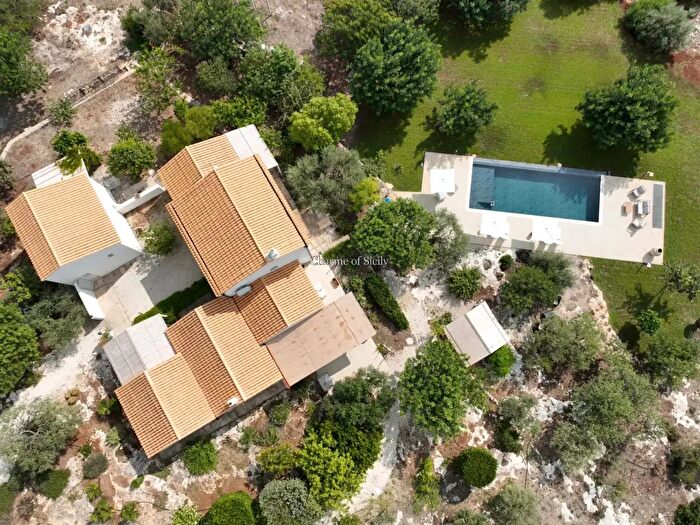 Casa con 5 locali in vendita in Contrada Santa Rosalia, Modica