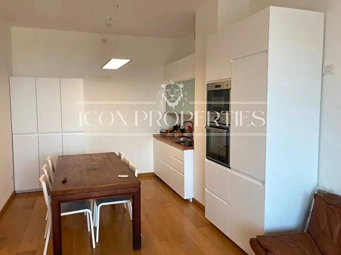 Appartamento trilocale in affitto in Via Savona, Milano
