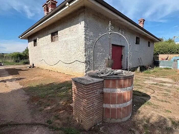 Casa quadrilocale in vendita in Via Granieri, Nettuno