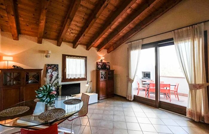 Appartamento quadrilocale in vendita in Peschiera Del Garda