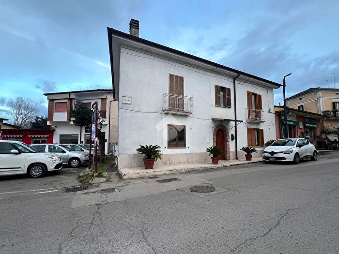 Casa con 7 locali in vendita in Via Roma, San Giorgio A Liri