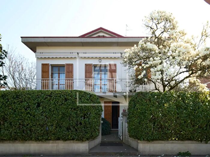 Casa con 9 locali in vendita in Via delle Ortolane, Reggio Emilia