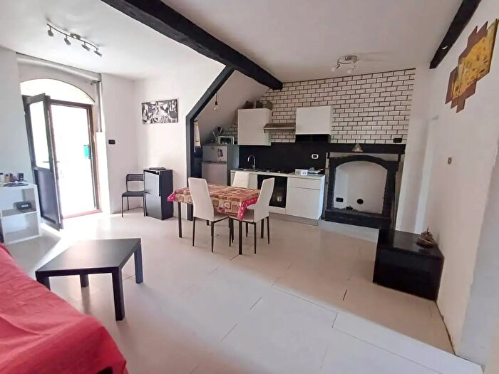 Appartamento quadrilocale in vendita in Via Giuseppe Cristofori, Caprarola