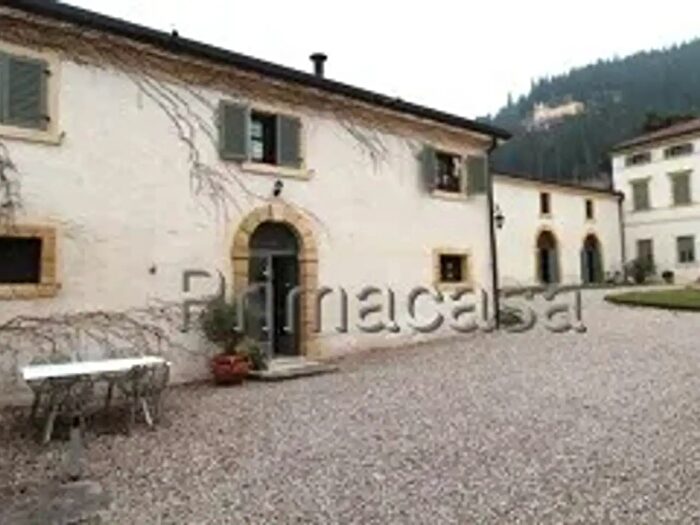 Appartamento trilocale in affitto in Via Santuario, Fumane