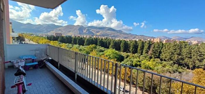 Appartamento quadrilocale in vendita in Viale Leonardo da Vinci, Palermo