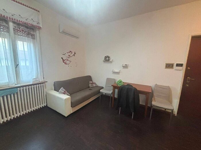 Appartamento bilocale in affitto in Viale dei Mille, Vallere Castellana, Vigevano