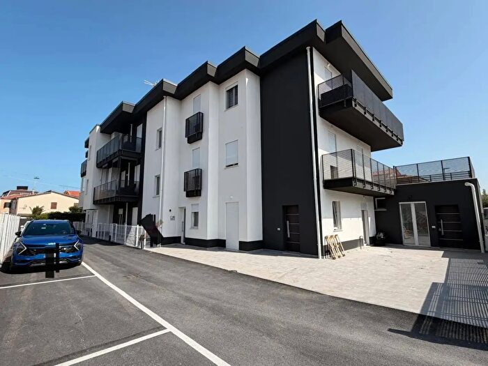 Appartamento bilocale in vendita in Via Codamosto Snc, Civitanova Marche