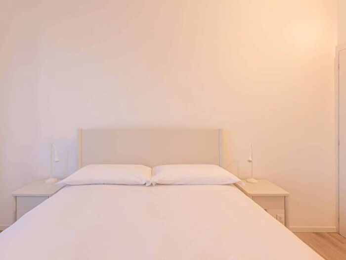 Appartamento trilocale in affitto in Via Savona, Piazza Napoli, Milano