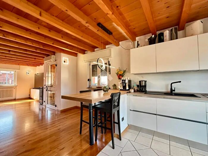 Casa trilocale in vendita in Via Tevere, Gorle