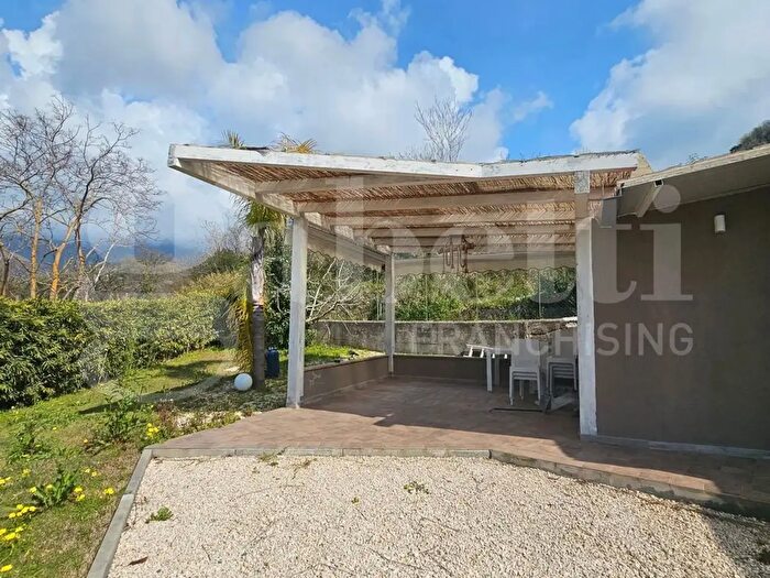 Casa con 7 locali in vendita in Contrada Olivella, Belvedere Marittimo