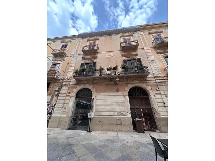 Appartamento con 5 locali in vendita in Via Giuseppe Garibaldi, Trapani
