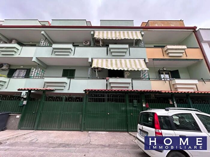 Appartamento con 8 locali in vendita in Crispano