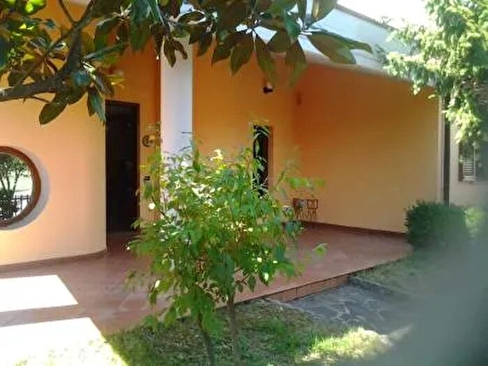 Casa con 6 locali in vendita in San Giustino