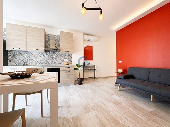 Appartamento trilocale in affitto in Via Sant'Elena, Catanzaro Lido, Catanzaro