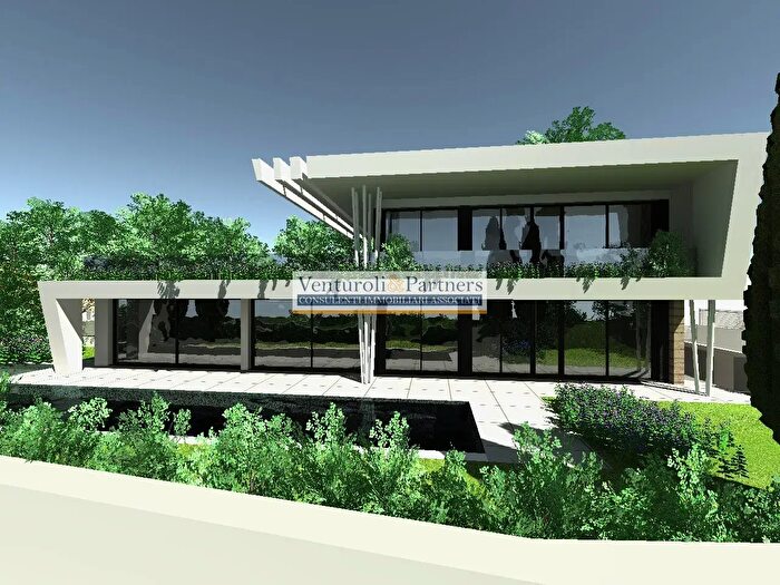 Casa quadrilocale in vendita in Via Barcuzzi, Lonato del Garda