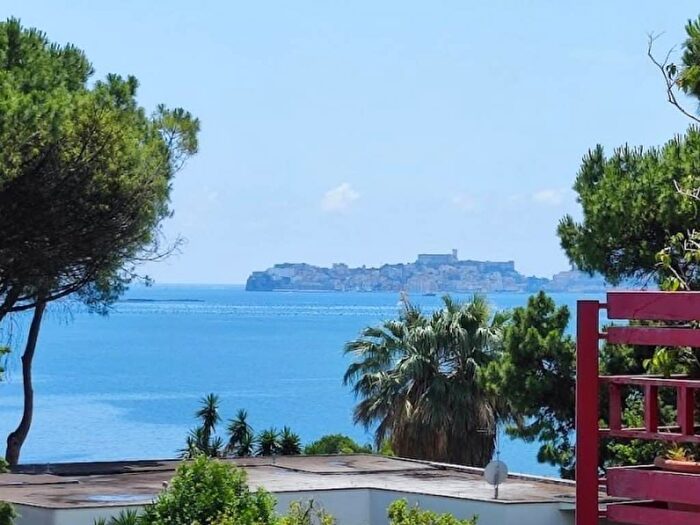 Appartamento trilocale in affitto in Piazza Pasquale Mattei, Centro, Formia