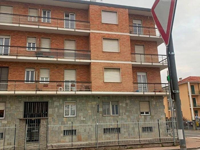 Appartamento bilocale in affitto in Via Robassomero, Centro, Ciriè