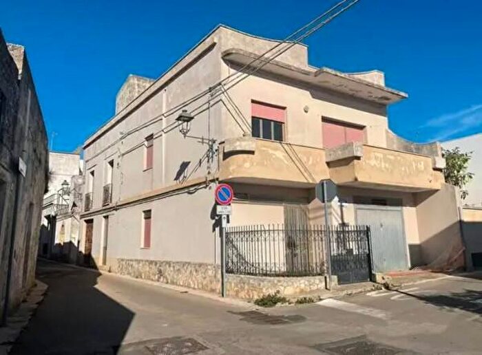 Casa con 6 locali in vendita in Via Dante Alighieri, Salve