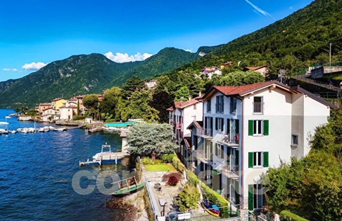Appartamento trilocale in vendita in Via Paolo Carcano Bellagio Bellagio Vic Direttamente a Lago Panoramico Residenziale, Bellagio