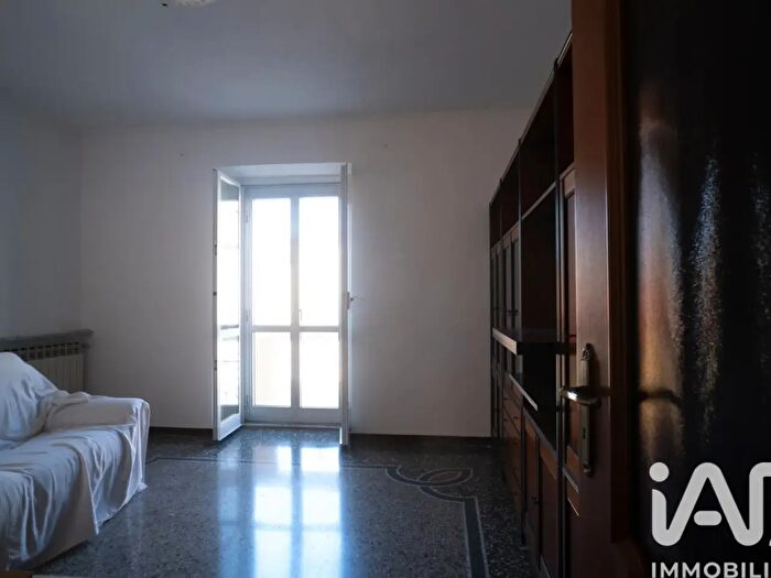 Appartamento con 5 locali in vendita in Via Albenga, Savona