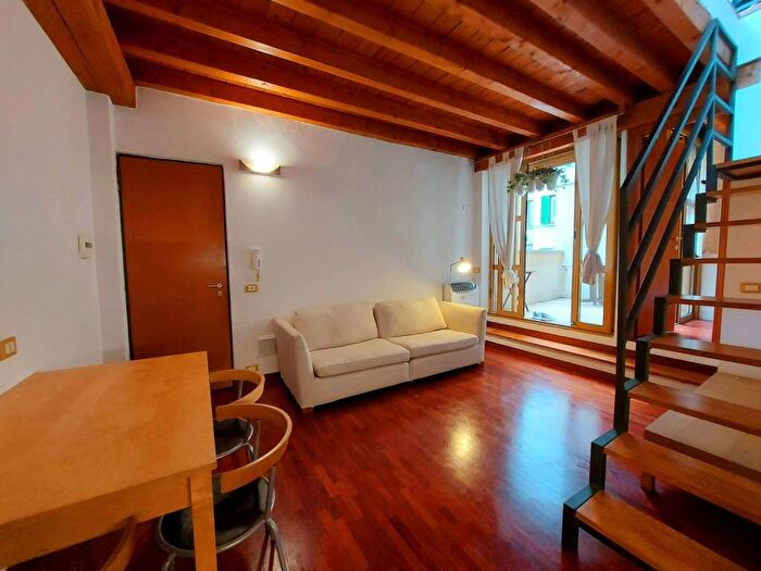 Appartamento trilocale in affitto in Via Maestri Campionesi, Cadore, Milano