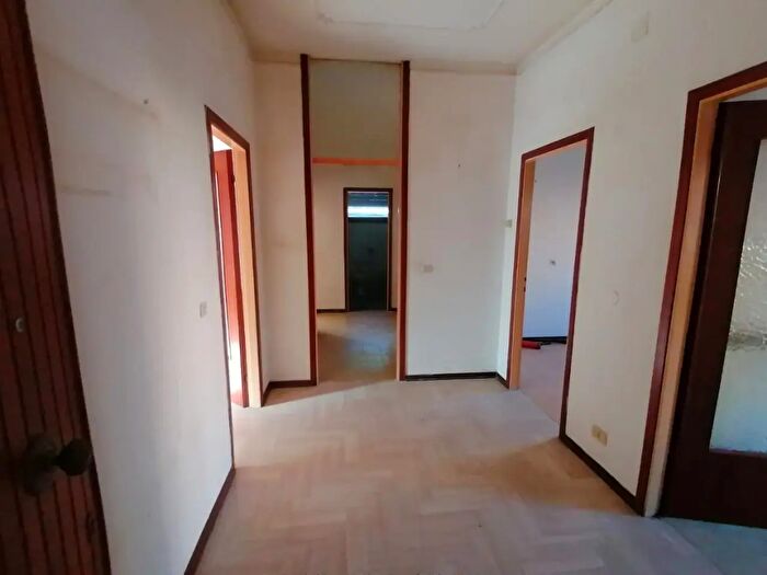 Appartamento con 5 locali in vendita in Carrara