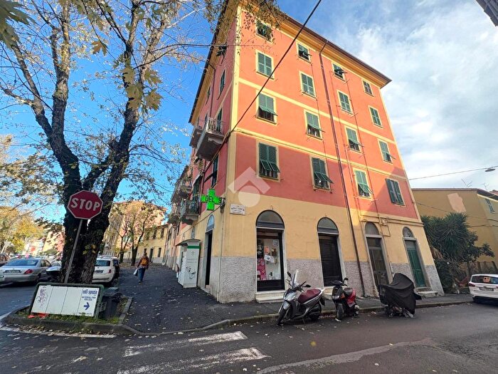 Appartamento trilocale in vendita in Via Olivieri, La Spezia